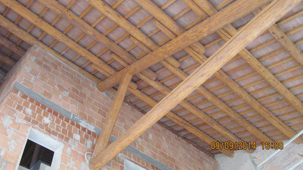 Sabbiatura di travi in legno e soffitto andrea martini Costo verniciatura travi in legno
